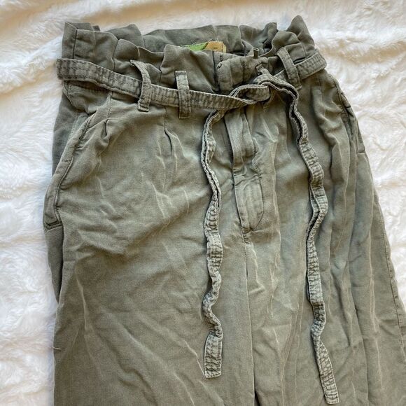 Anthropologie Green Paper Bag Pant- Women’s 2 - Picture 7 of 9